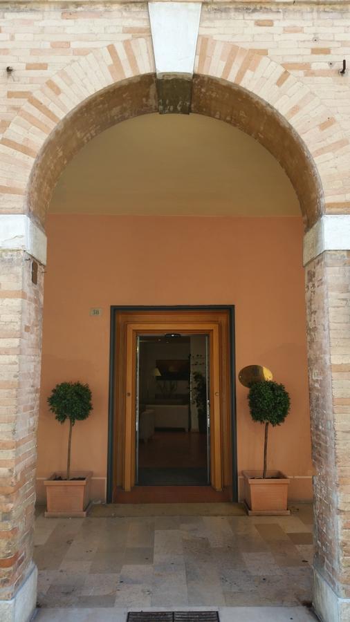 Albergo Italia Urbino Exterior photo